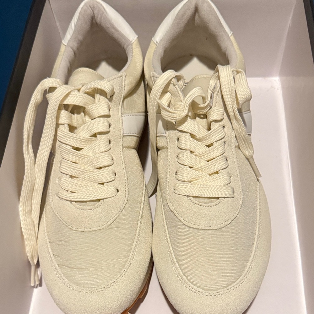 J/slides Cream Lace-Up Sneakers size 8 nib